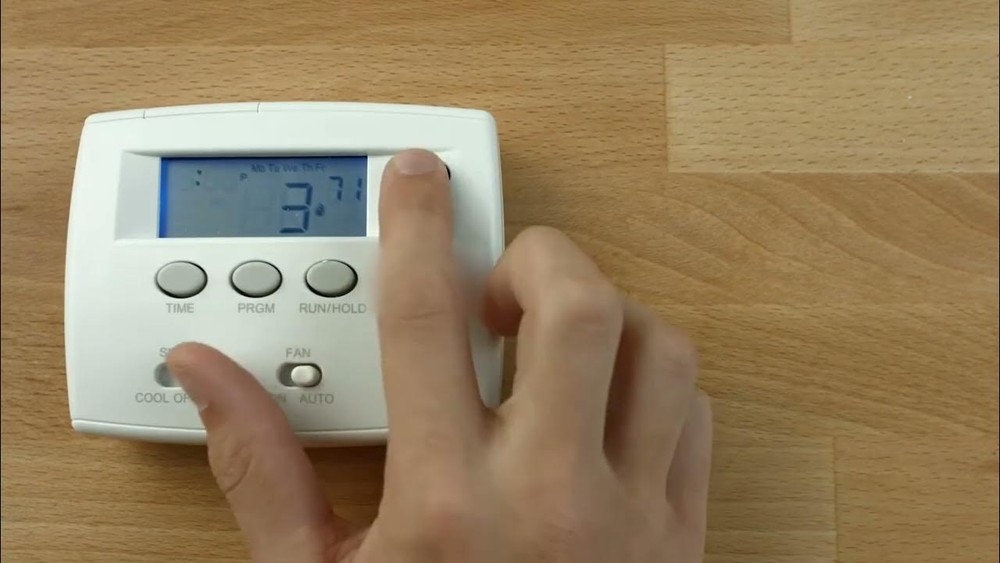 Copeland 1F81-261 Programmable Thermostat Multi-Stage Digital Control