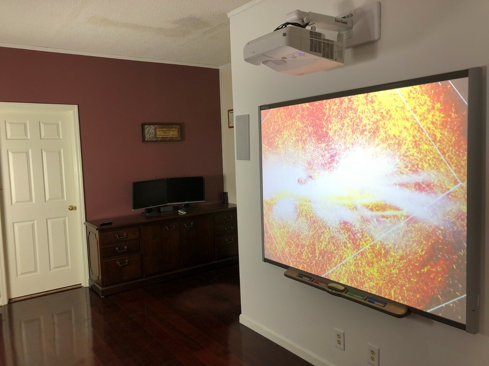 Interactive Smart Board SB680 and NEC Short Throw projector