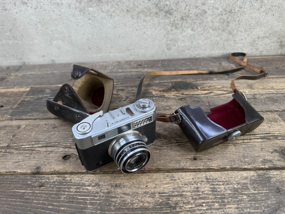 Tower 57-a Vintage Camera And Case