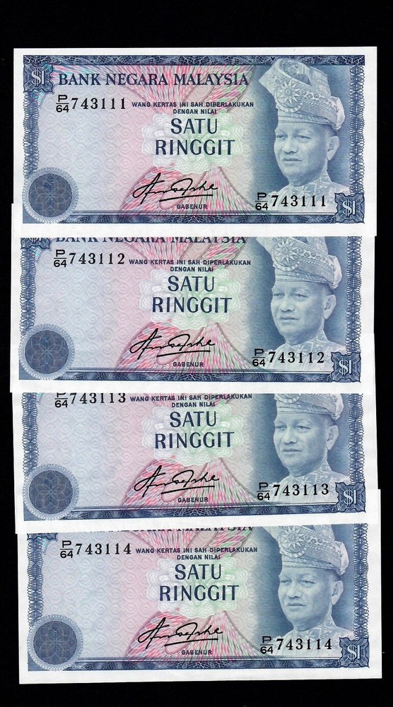 Malaysia  4  X  1 Ringgit 1981 - 83  P-13b ( Consecutive numbers )  UNC