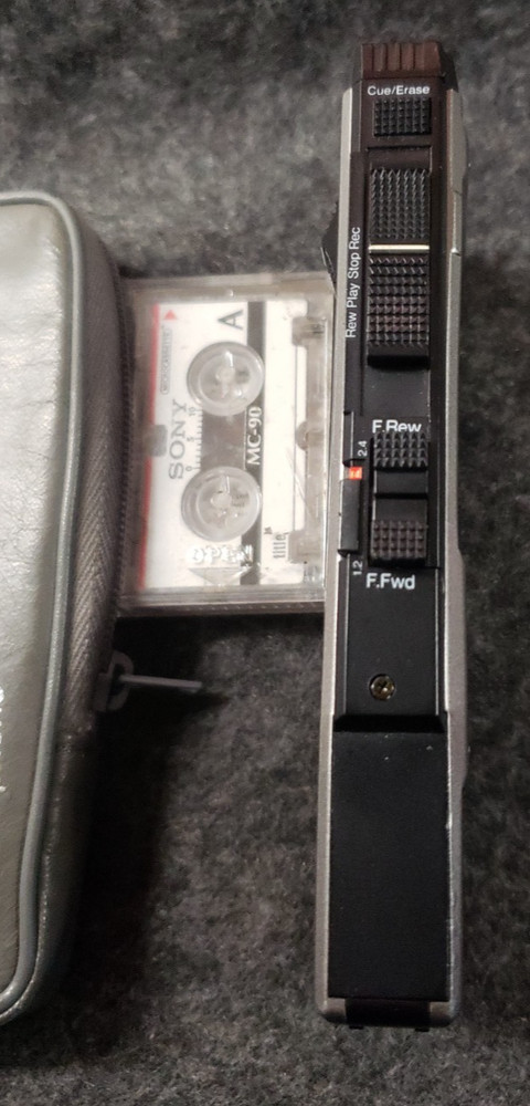 Dictaphone 3253 Voice Processor Micro Tape Recorder w/ Case - Powers On (C13B5)