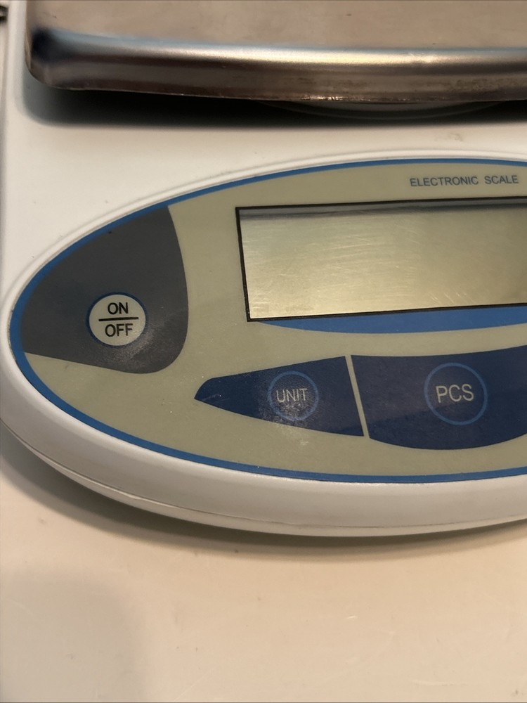 High Performance Electronic Balance Lab Analytical Scale 5000g / 0.1g Used