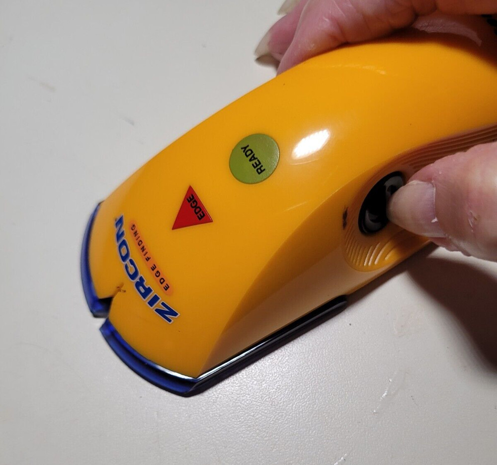 Zircon StudSensor L20 Stud Finder Scan 3/4" Depth Wood Stud Finder EDGE-QR CODE
