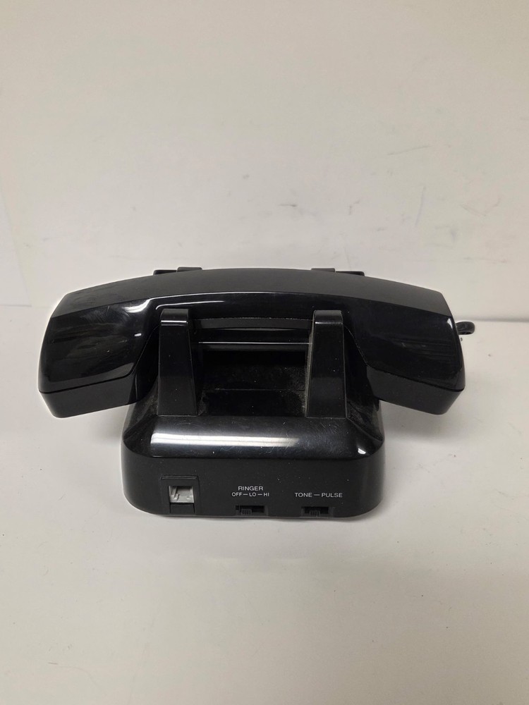 Radio Shack Two Line Push Button Desk Phone