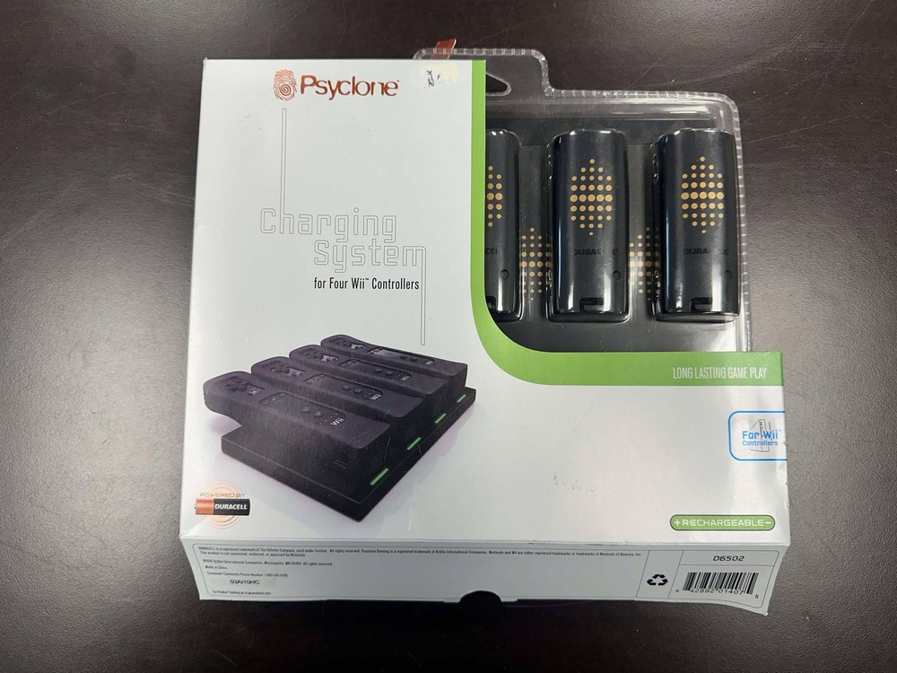 Pysclone Charging System For Four Wii Controllers Mint 7E