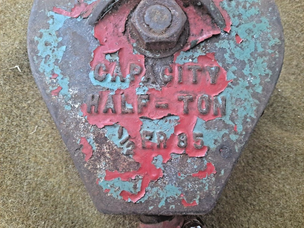 1/2 Ton Snatch Block 4" Pulley Hook.