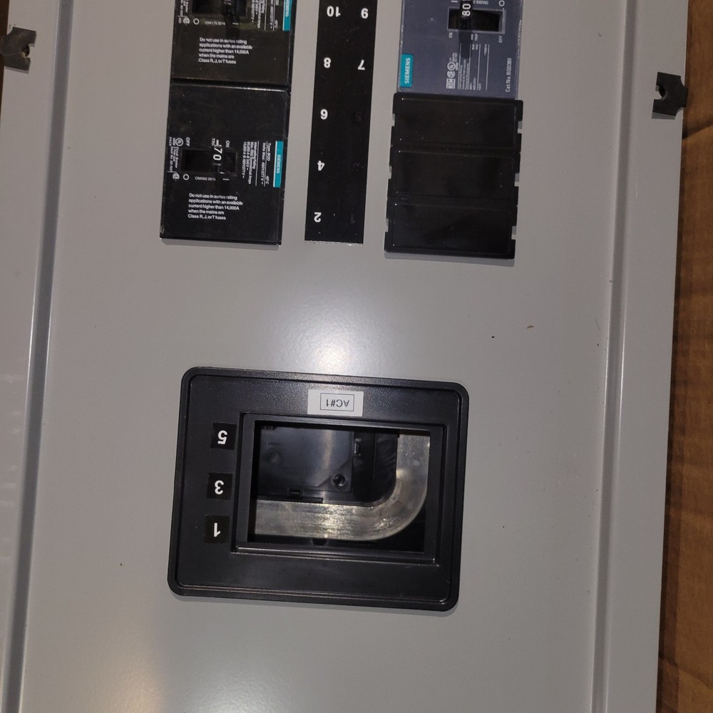 Siemens P1X30MC400CT 400A 208Y/120V Panel Board Interior Breakers Included