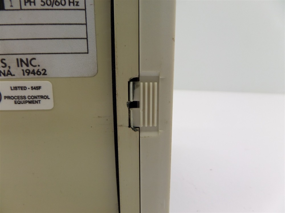 Athena 2PFB0BB000-CE Temperature Controller