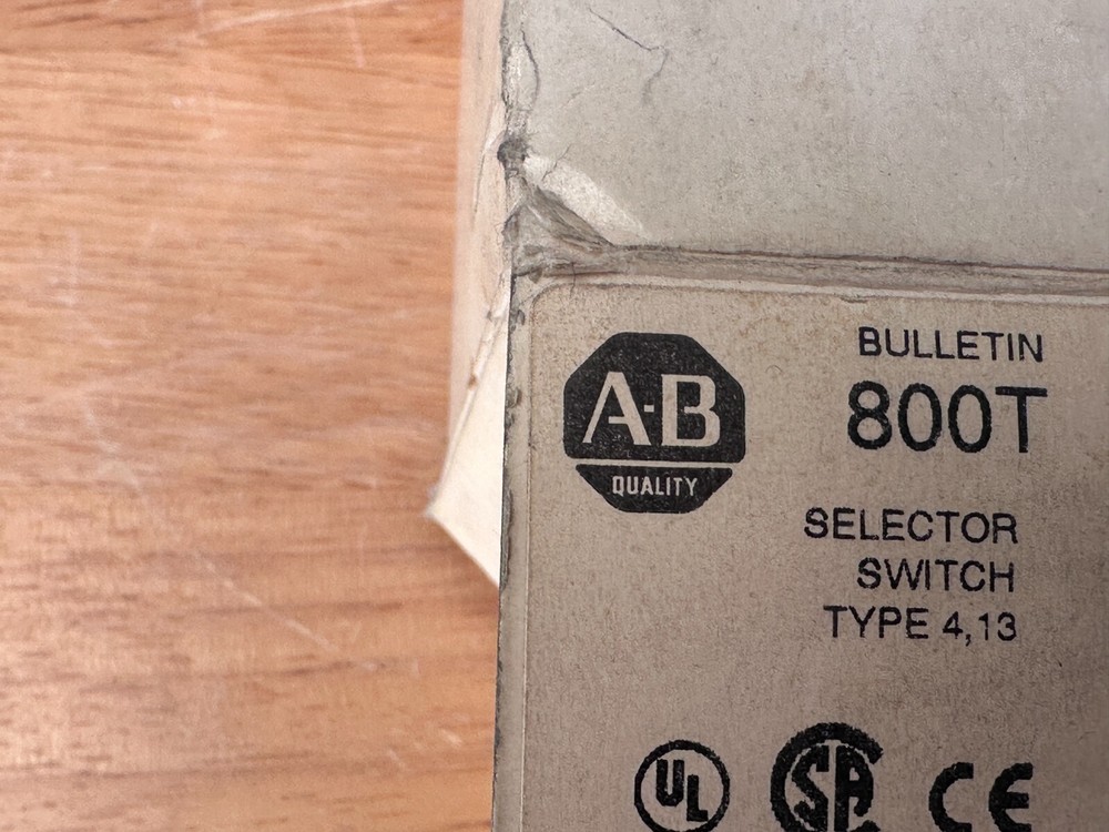 AB 800T-H4804D1 Selector Switch - NOTE WHAT IS INCLUDED