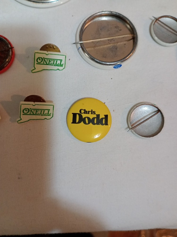 Vintage Various Pins Buttons SEE PICS. 35 Items.