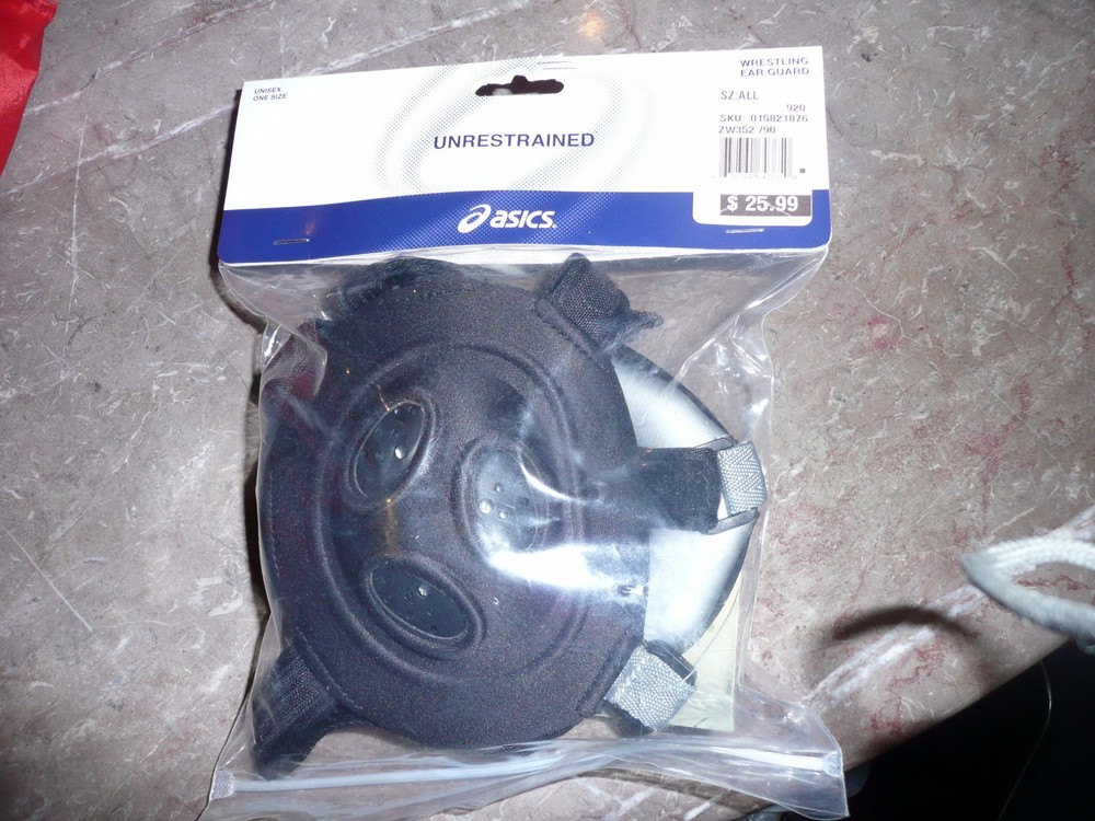 ASICS Wrestling Ear Guard