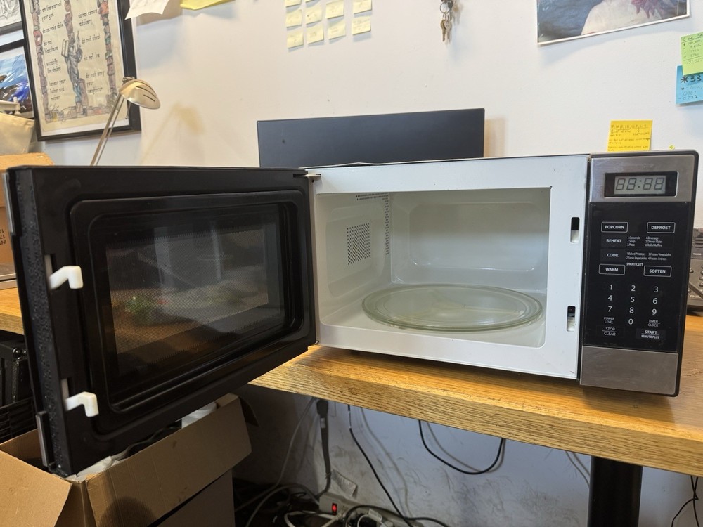 Sharp Carousel Microwave R-216LS