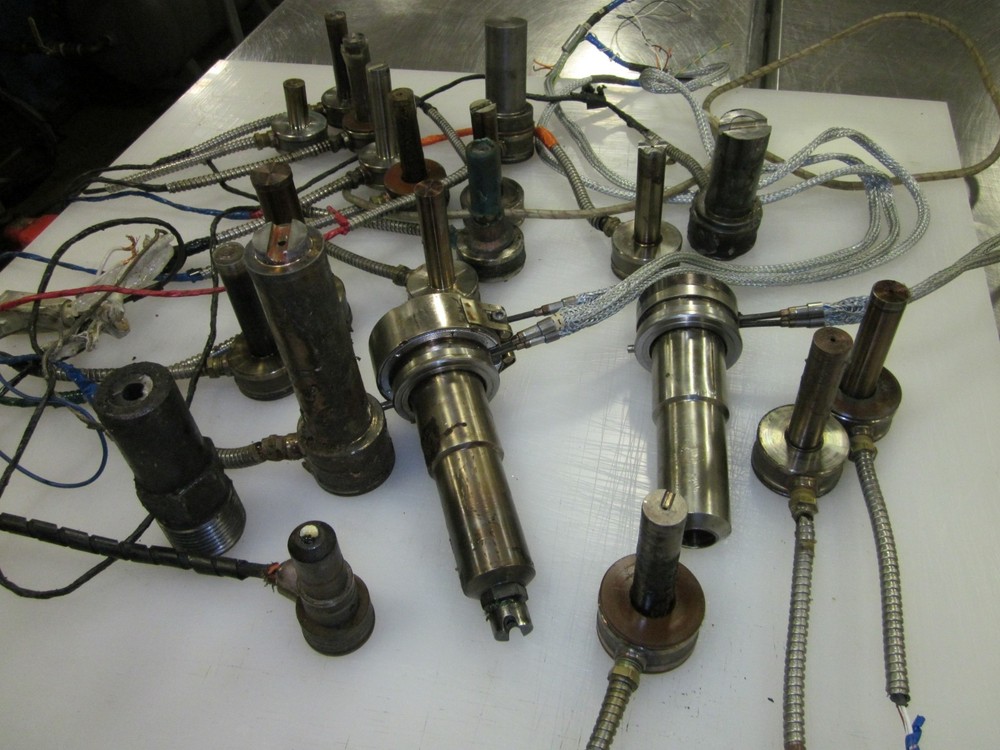 Injection molding heated sprue bushing Sprue heaters many types available