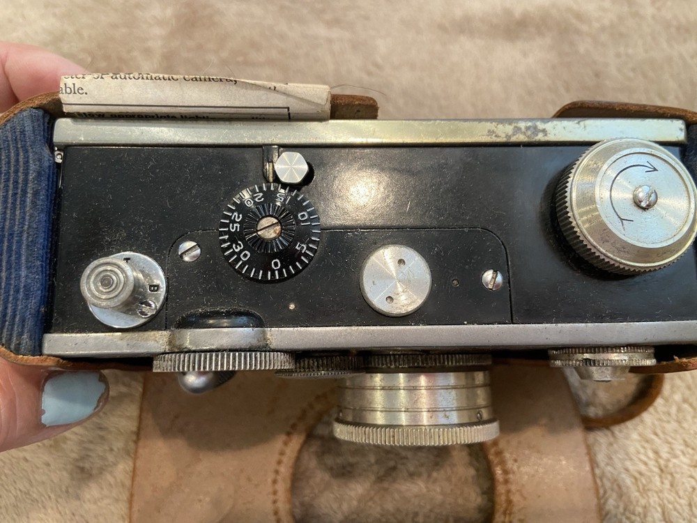 ARGUS camera vtg With Leather Case not tested
