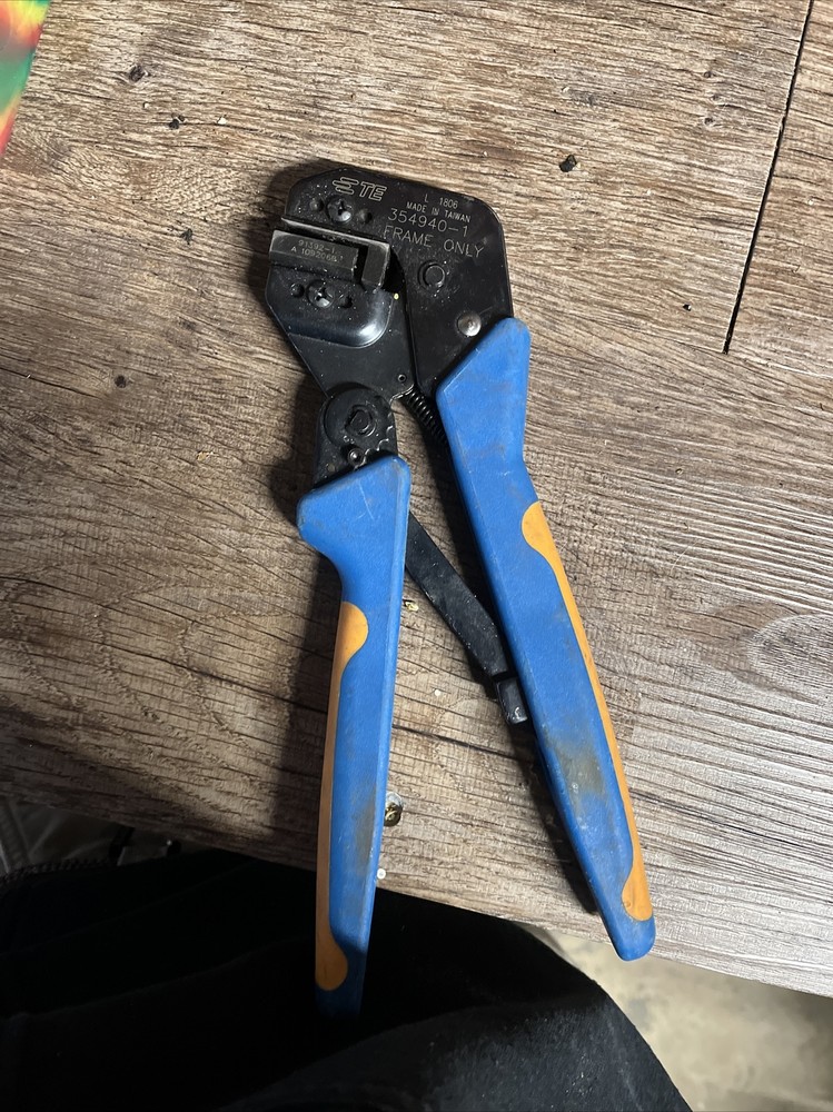 Commscope Under Carpet Cable crimper