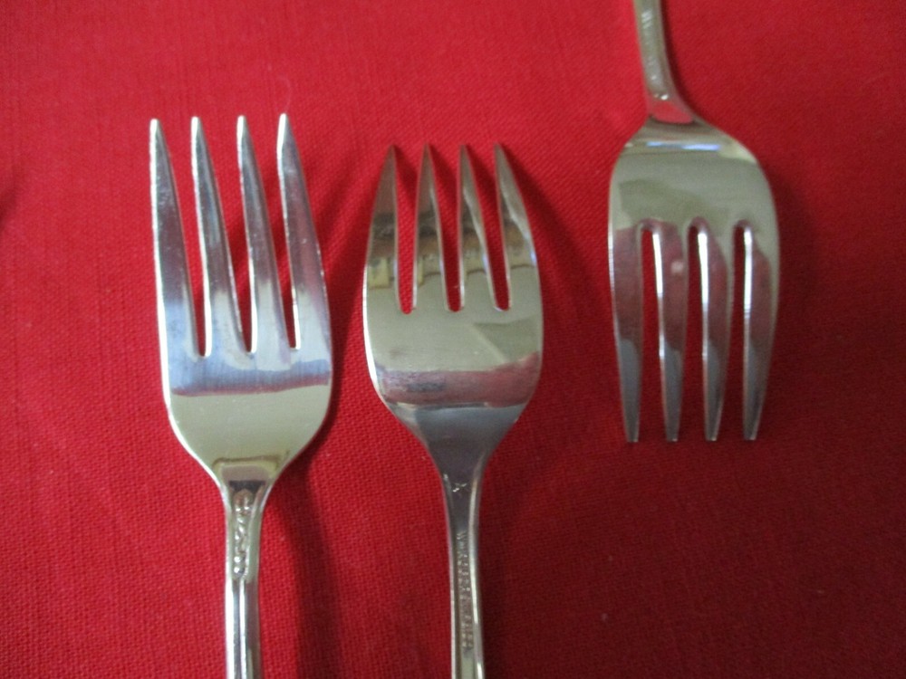 (10) Rogers IS Silverplate Salad Forks, 1941 Priscilla #16