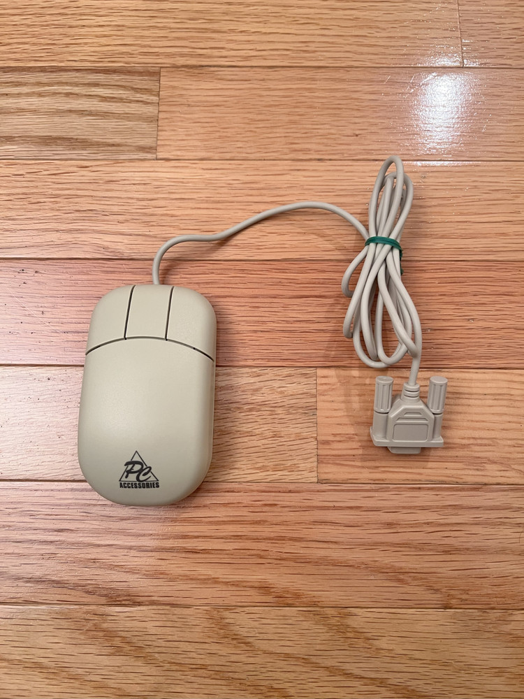 VINTAGE PC ACCESSORIES SERIAL MOUSE UNTESTED.