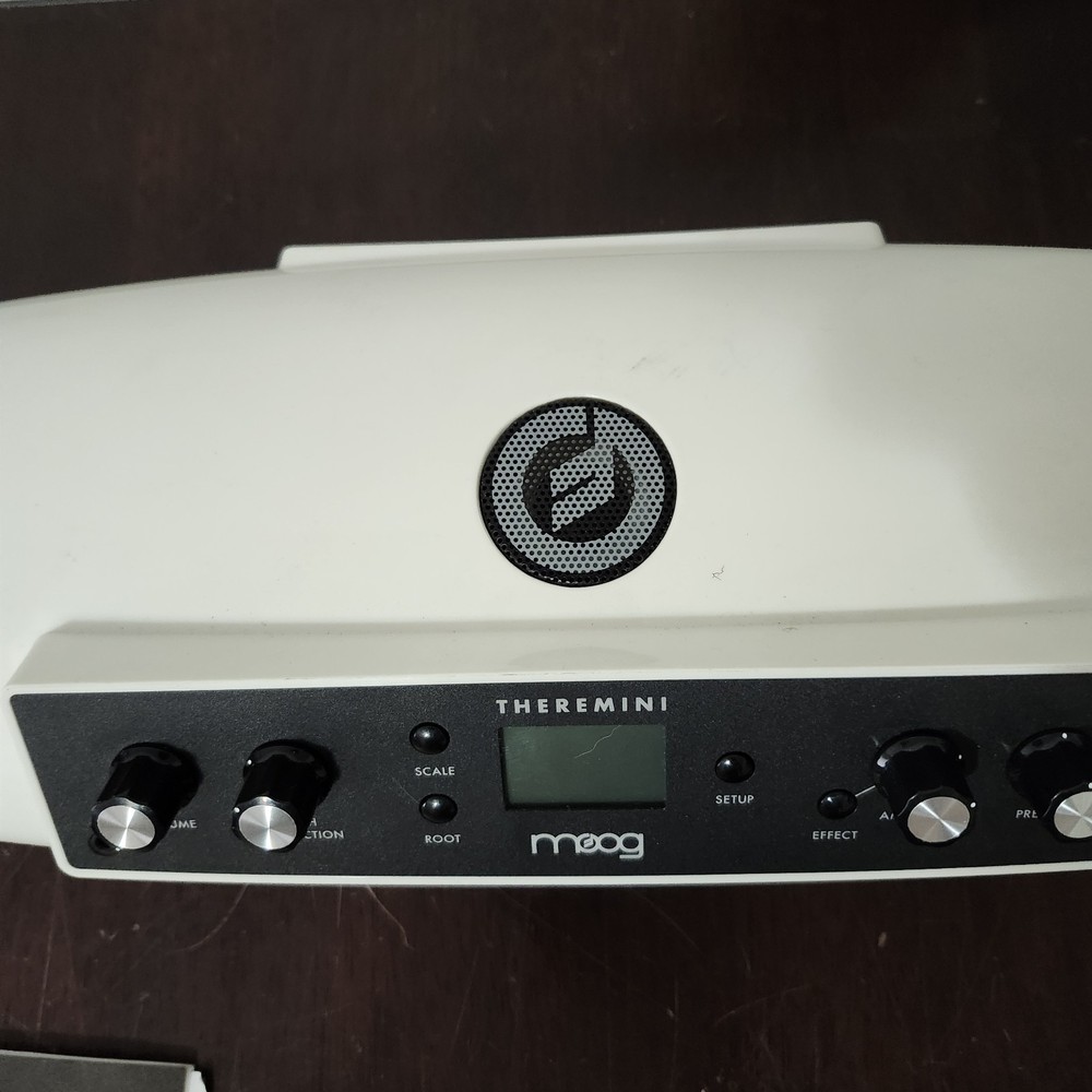 Moog Theremini White Synthesizer Module - EW-THEREMINI-01