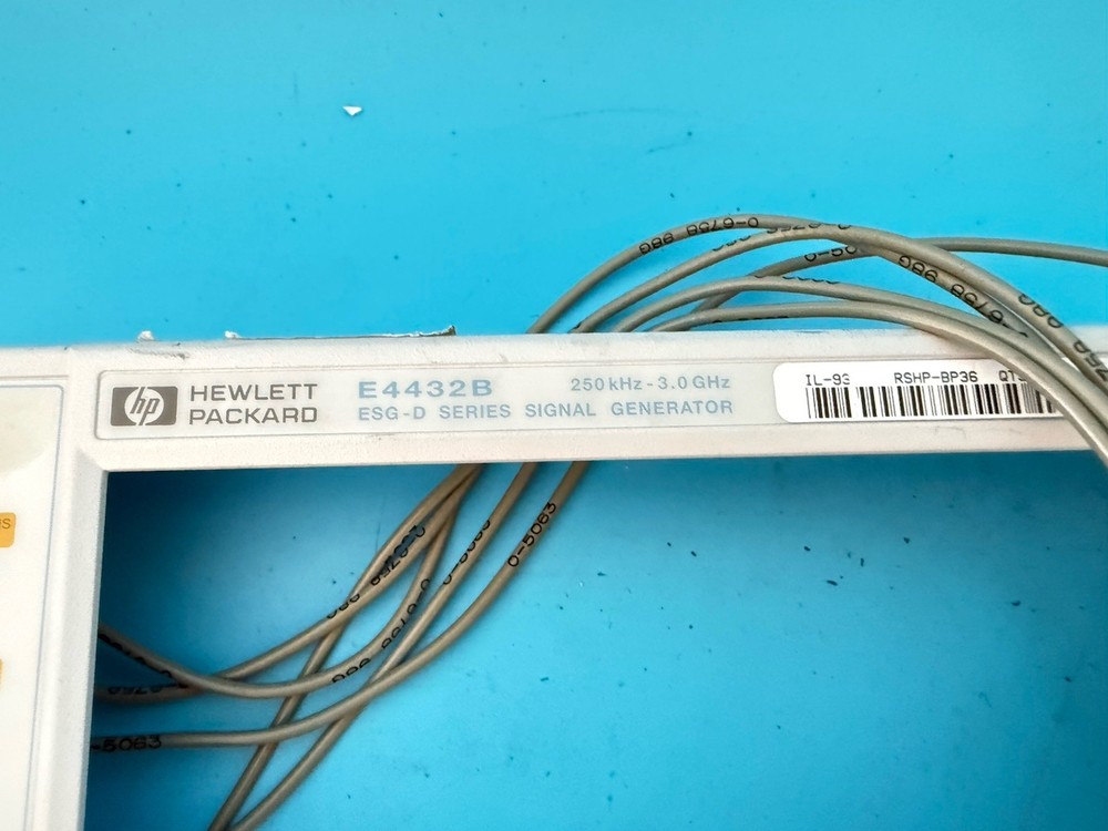 HP Agilent E4432B ESG-D Series Signal Generator Front Panel Assembly w/ RF Cable