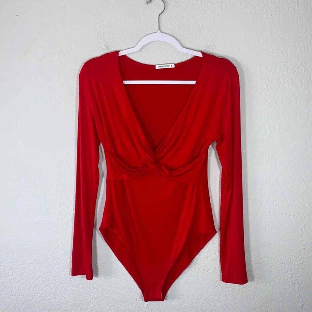Mangopop Red Deep V-Neck Twist Front Bodysuit Size Medium