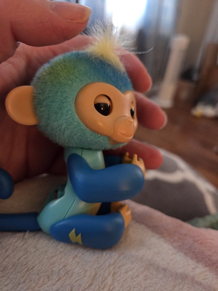 WowWee Fingerlings Interactive Two Tone Monkey In Blue
