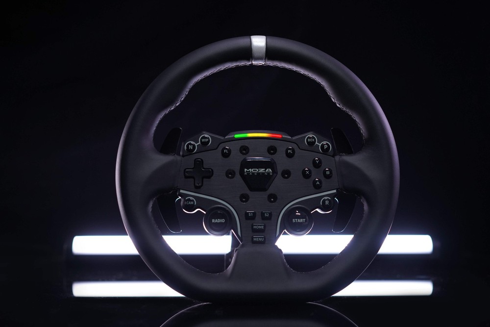 MOZA R5 Bundle Sim Racing Bundle for PC