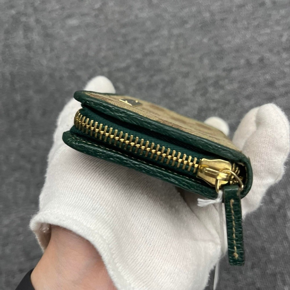 Gucci Compact small wallet Authentic