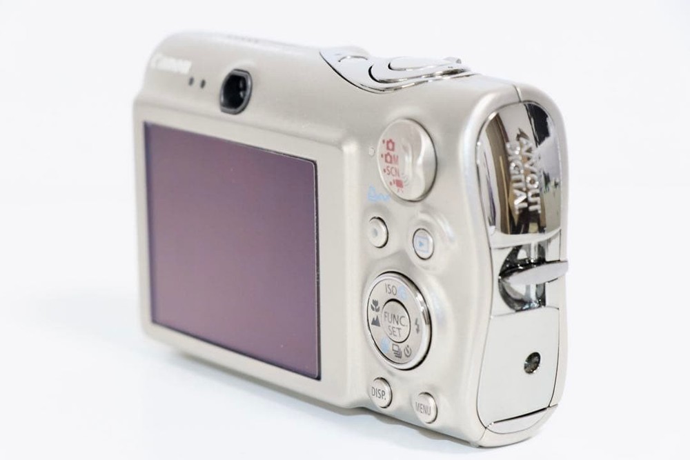 Canon IXY DIGITAL 2000 IS Compact Digital Camera Excellent Condition