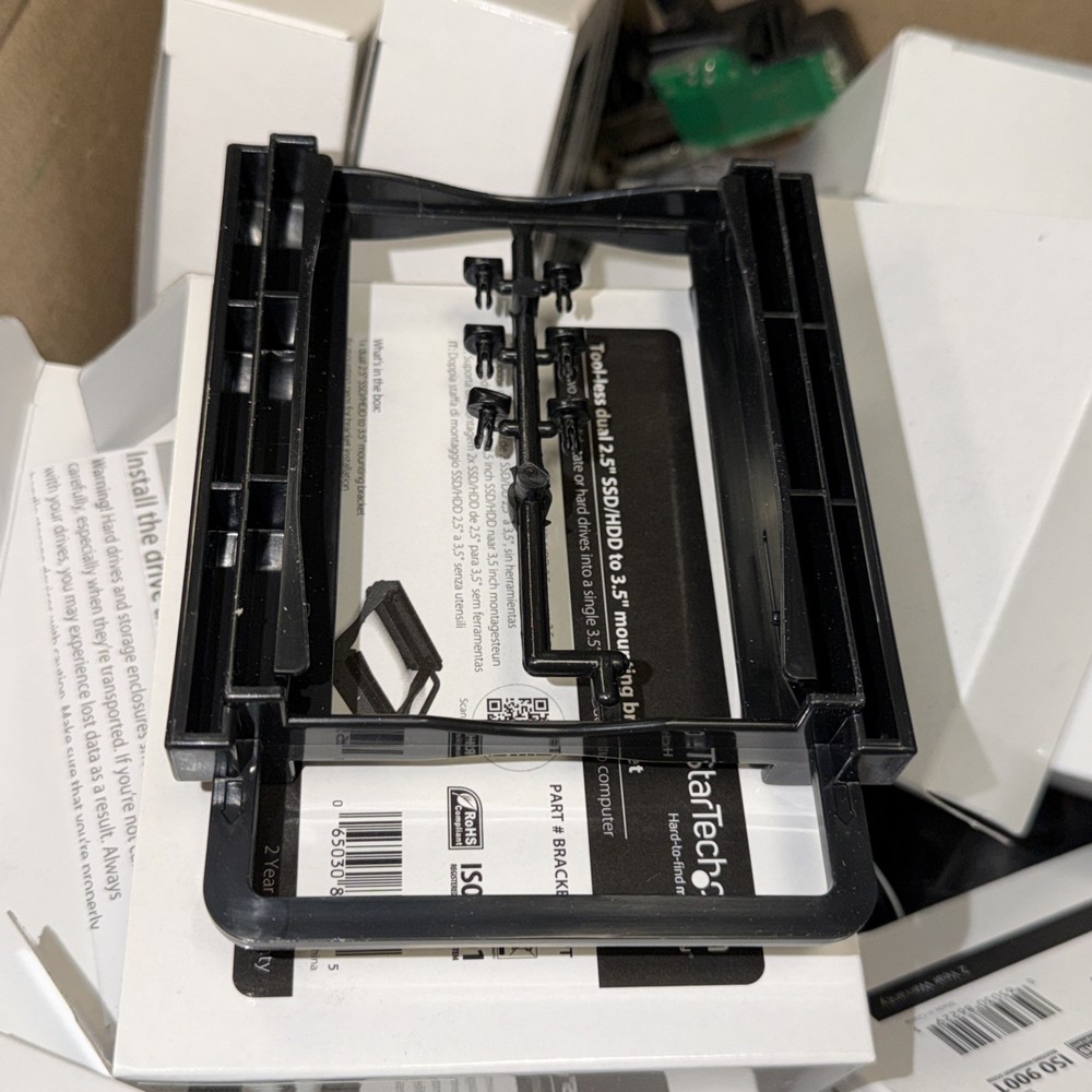 StarTech.com Dual 2.5" SSD/HDD Mounting Bracket for 3.5 Drive Bay - Tool-Less