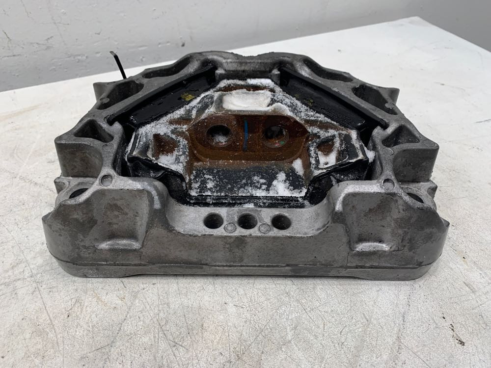 Freightliner Cascadia Engine Mount (548-12018)