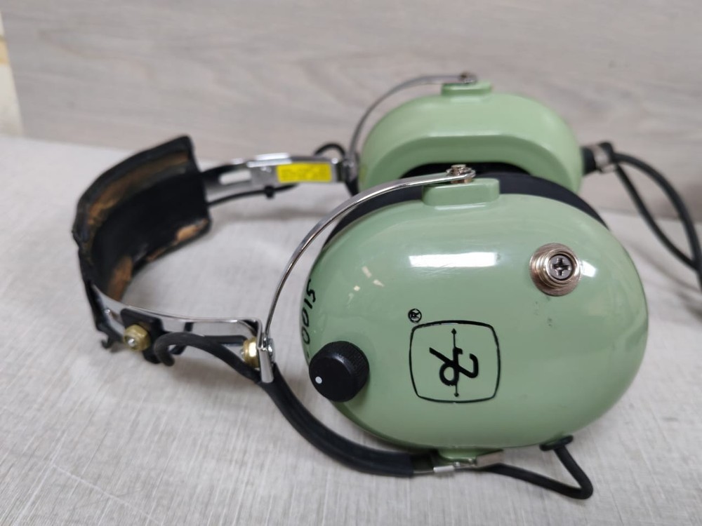 David Clark H9910 Headset-Mic Shield 41031G-01-missing headpad