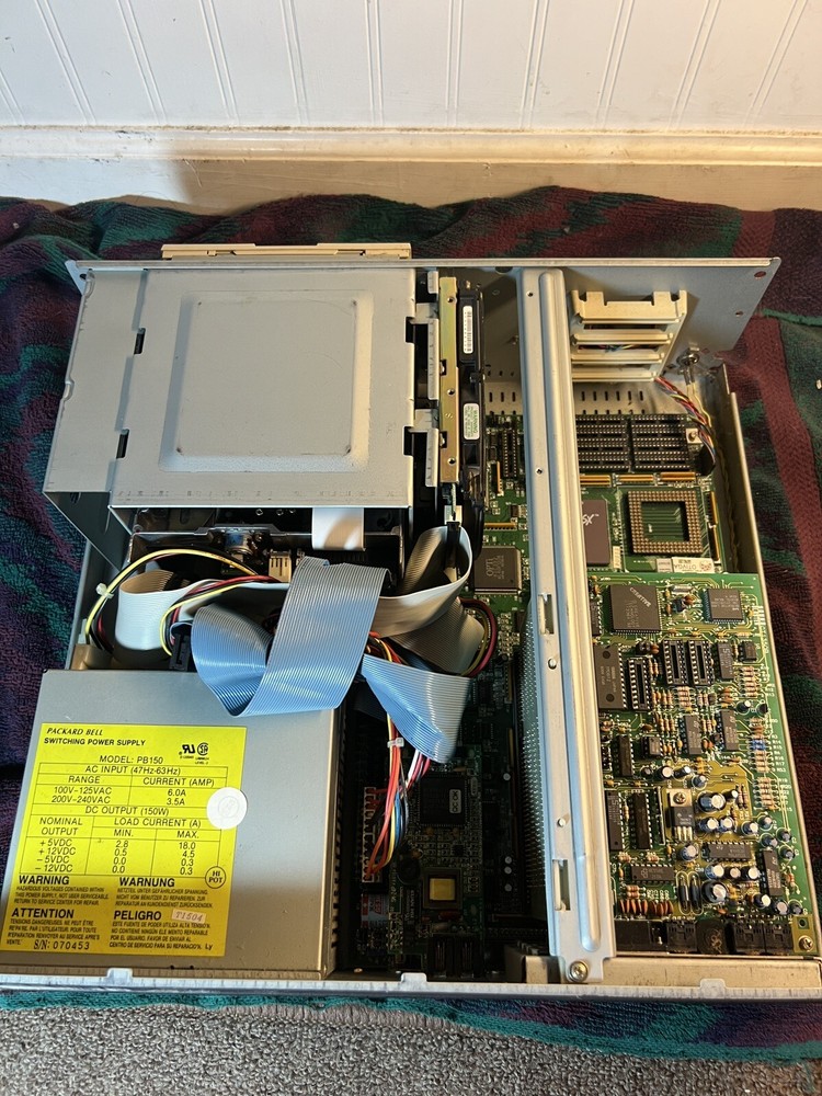 Vintage Packard Bell PB400 Pack-Mate PMX220 Desktop Computer