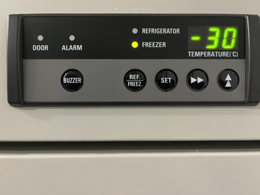 Fully working Panasonic MPR-215F-PA pharmaceutical refrigerator/freezer combo