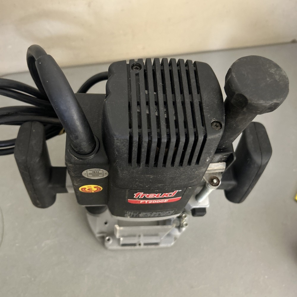 Freud Variable Speed Plunge Router Model FT-2000E tool professional Table Mount