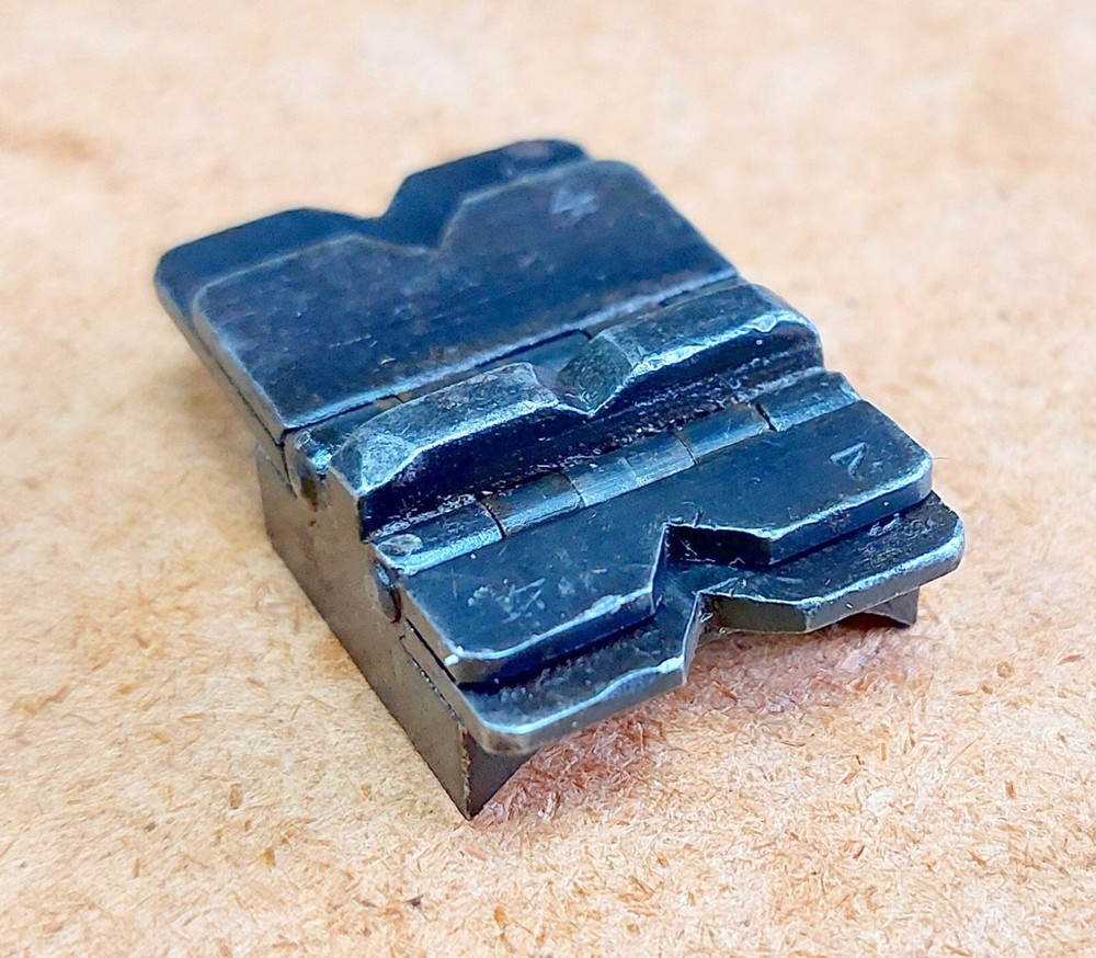 Vintage 4 leaf rifle sight