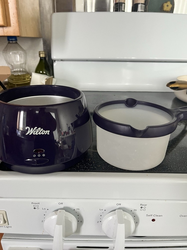 Wilton Candy Melting Pot