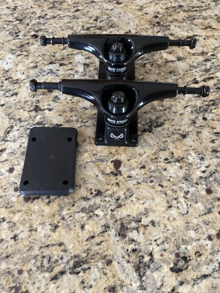 PERIL Black 7 5/8" Skateboard Trucks Set(Pair)