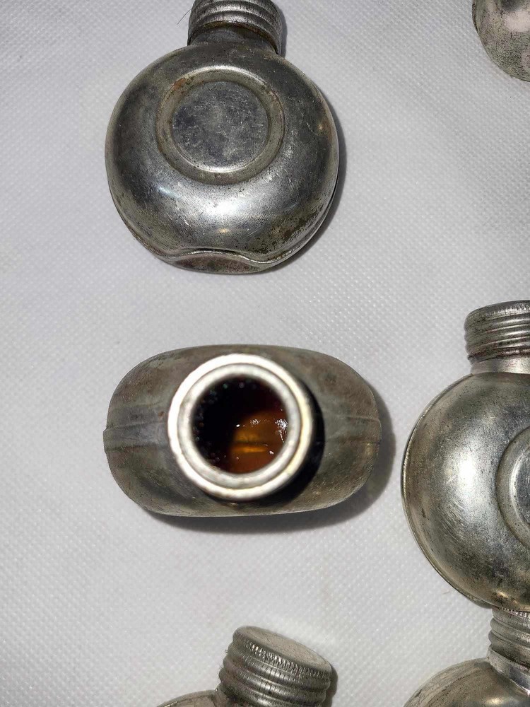 6 x oilcan
