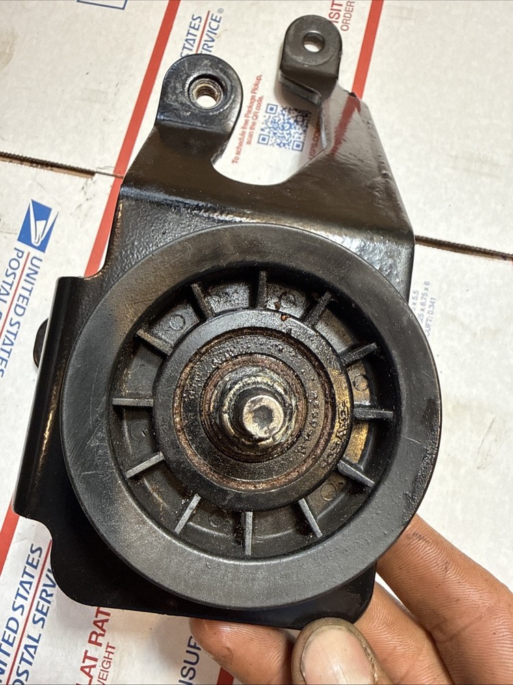 Mercruiser tensioner puller with bracket 862083