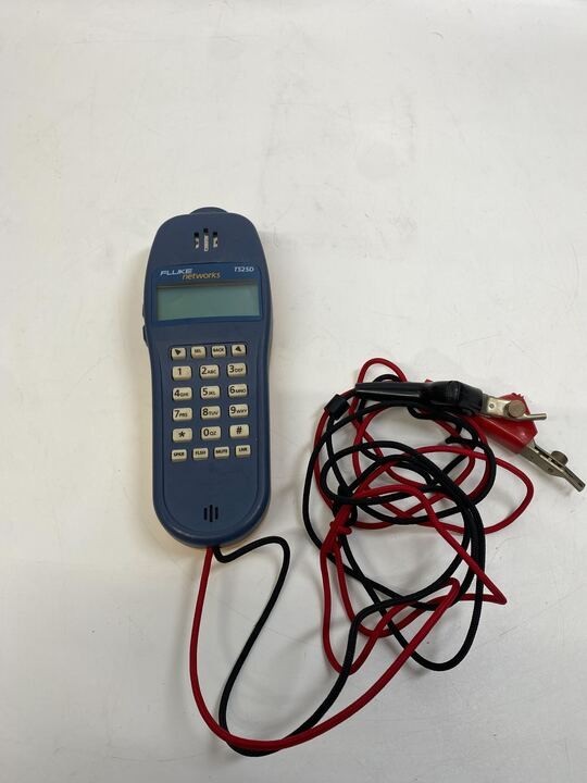 Fluke TS25D Networks Phone & Data Tester W/Leads