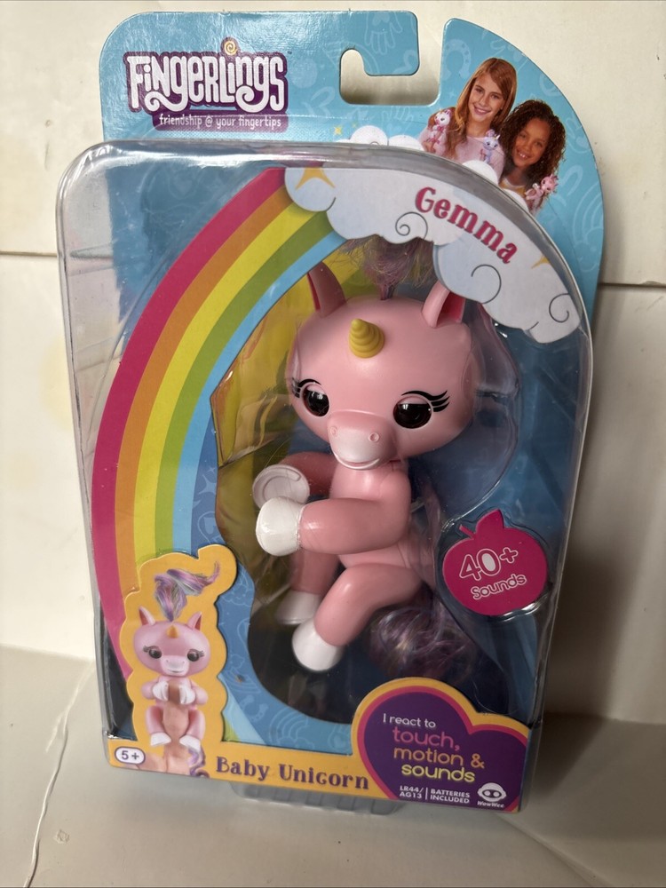 Gemma Light Up Unicorn Fingerlings Friendly Interactive Toy
