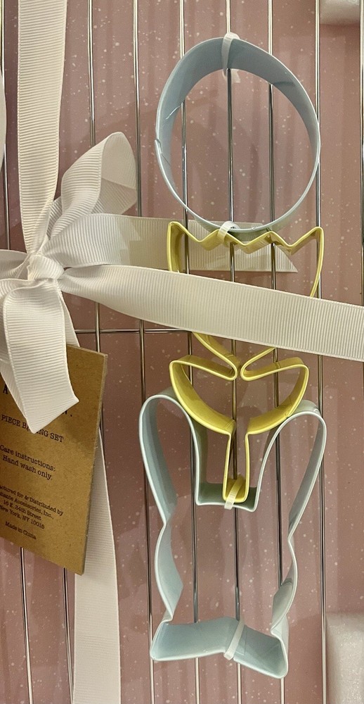 Rae Dunn 6 Piece Easter Baking Set