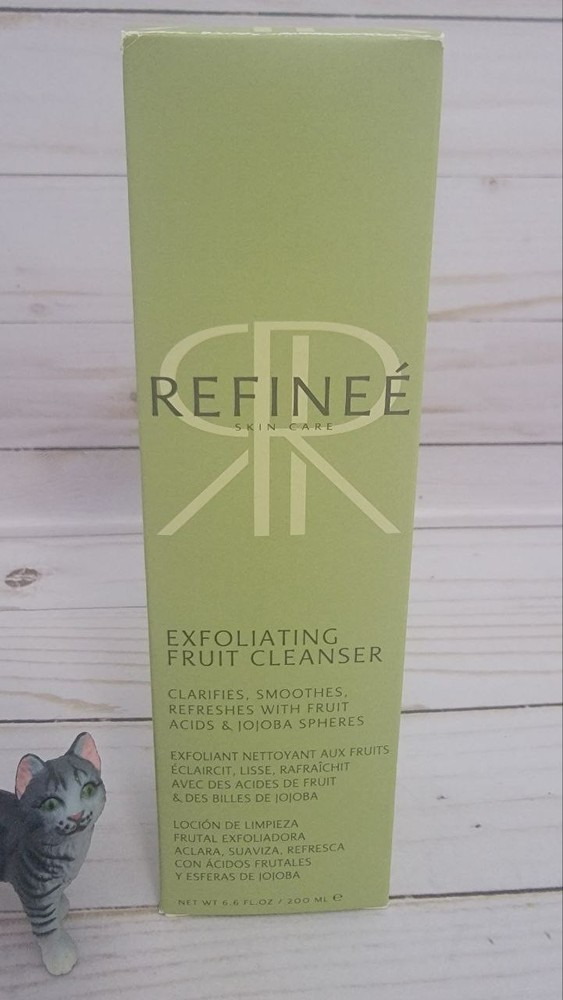 Refinee Exfoliating Fruit Cleanser 6.6 fl.oz / 200 ml
