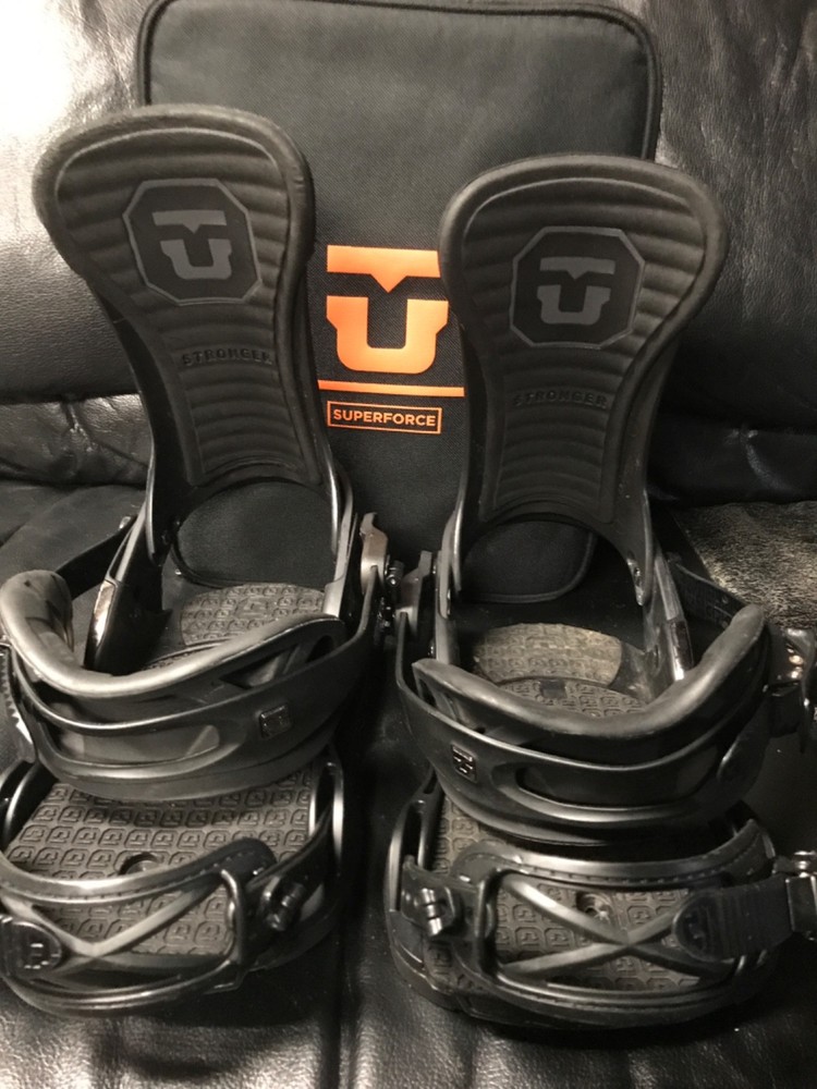 union bindings house gorilla with bag