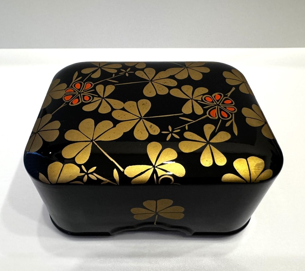 Japanese Lacquer ware container Accessories Case Box Clover design