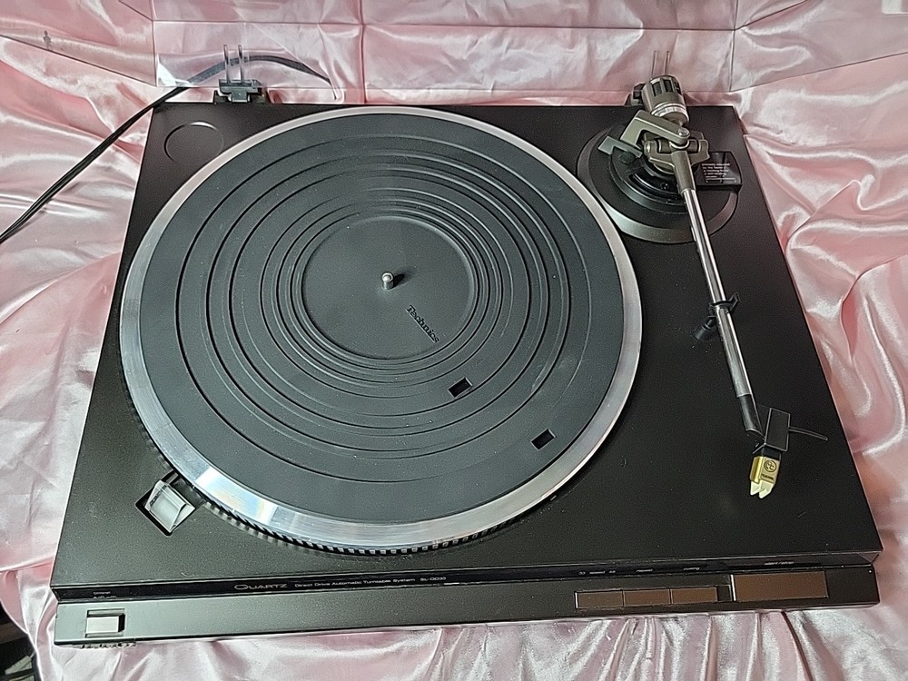 Technics SL-QD33 Fully Automatic Quartz Direct Drive Turntable Tested/Working