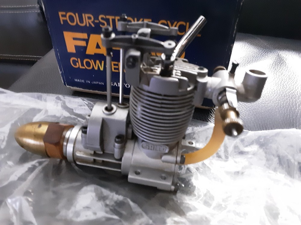 SAITO FOUR STROKE CYCLE FA-30 5cc ENGINE