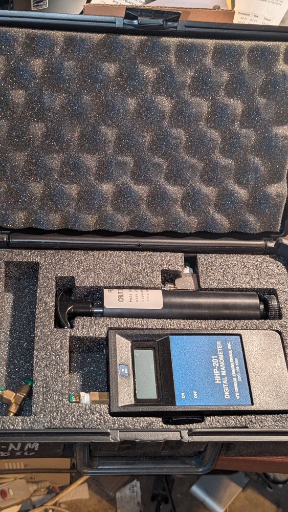Omega Engineering HHP-201 Digital Manometer