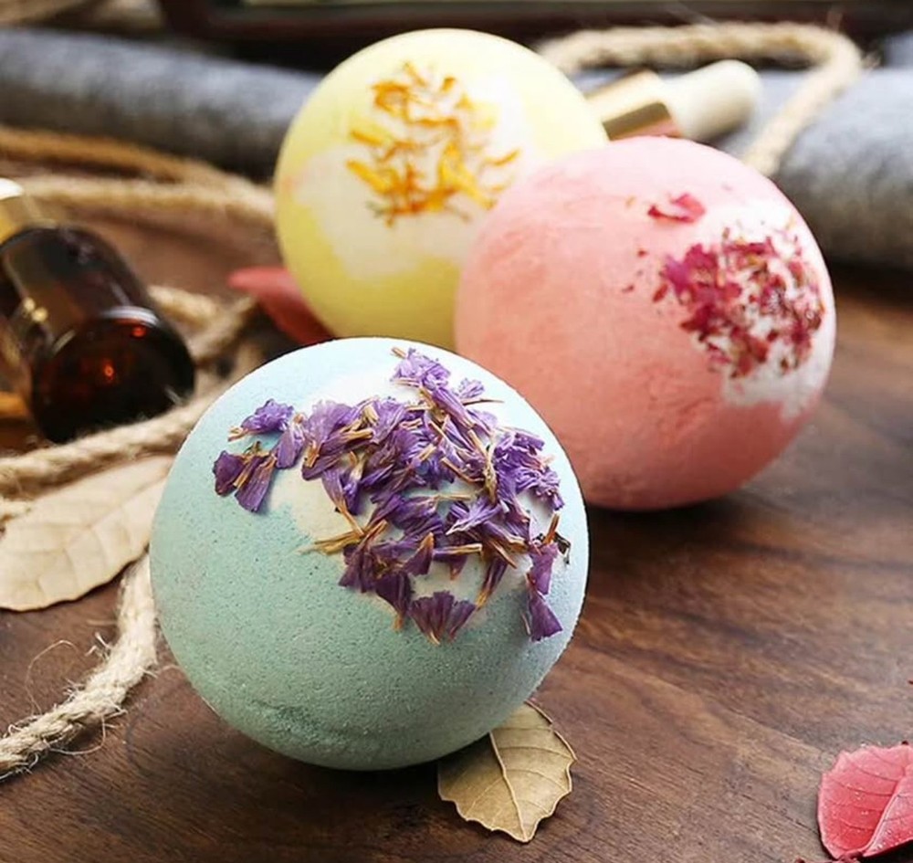 10 Large Assorted Organic Bath Bombs (4.5oz/per one)