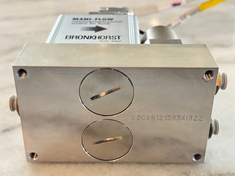 Bronkhorst MIC-202F Mani-Flow Mass Flow Controller with Ethernet Cables